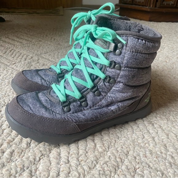 The North Face thermoball women’s boots - Picture 3 of 11